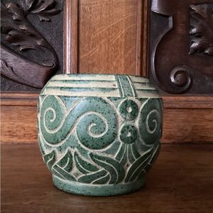 Claire Burke Pot/ Vase